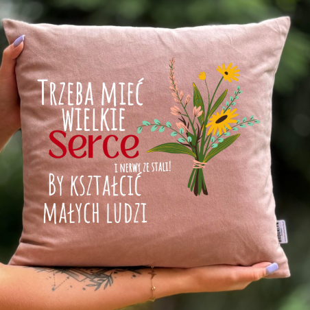 Poduszka | Trzeba mieć wielkie serce i nerwy ze stali by kształcić młodych ludzi