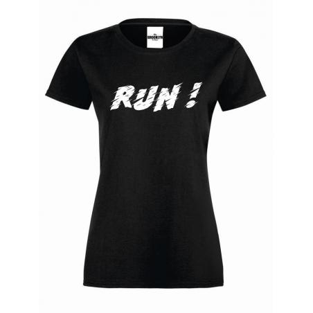 T-shirt lady RUN!