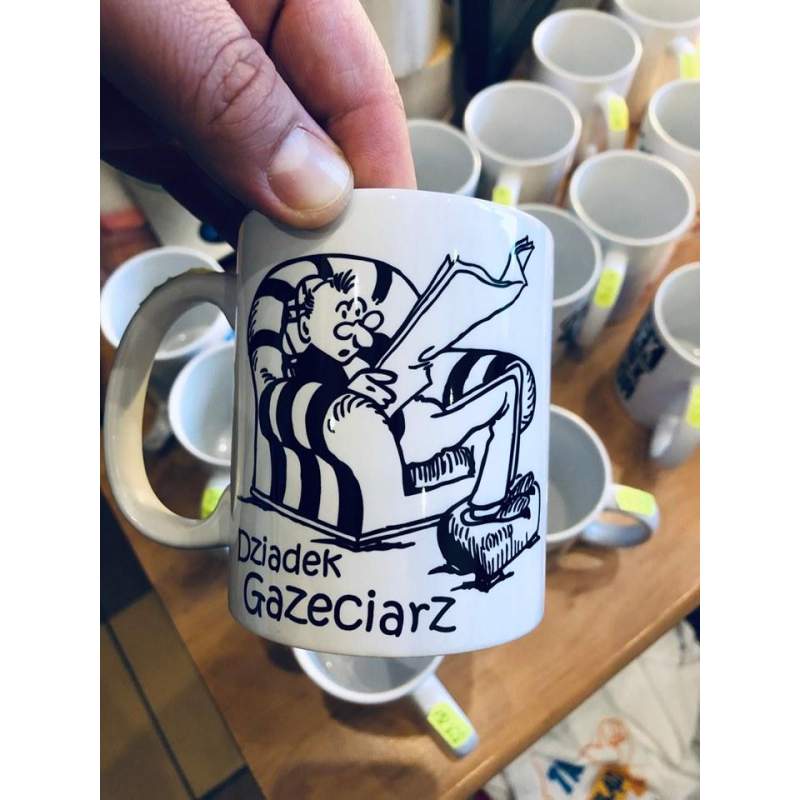 Kubek z nadrukiem dziadek gazeciarz