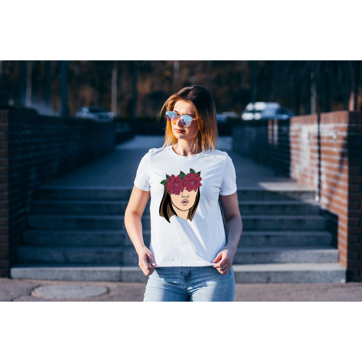 T-shirt lady slim DTG Face with flowers